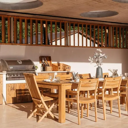 Flora - A Scene For Seasons Villa Bad Goisern