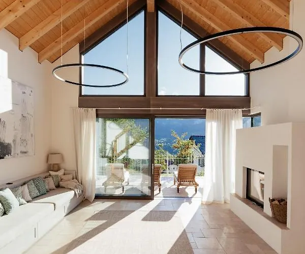 Flora - A Scene For Seasons Villa *