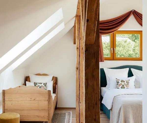 Flora - A Scene For Seasons Villa Bad Goisern