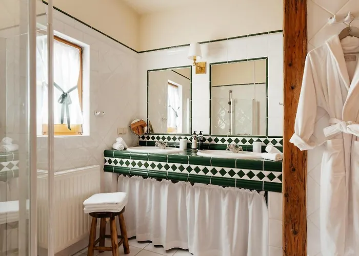 Flora - A Scene For Seasons Bad Goisern