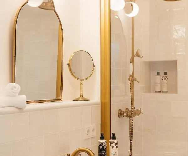 Flora - A Scene For Seasons Villa *