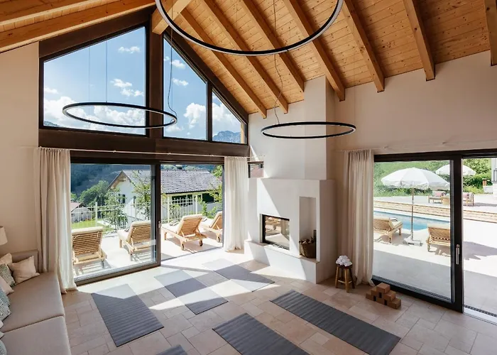 Villa Flora - A Scene For Seasons