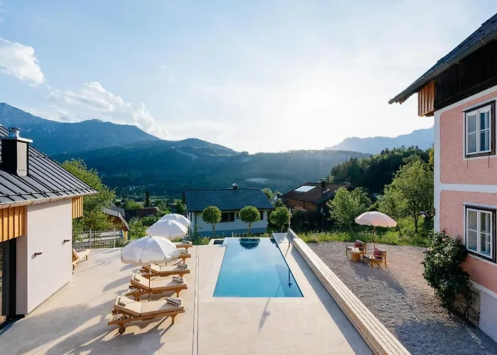 Flora - A Scene For Seasons Villa