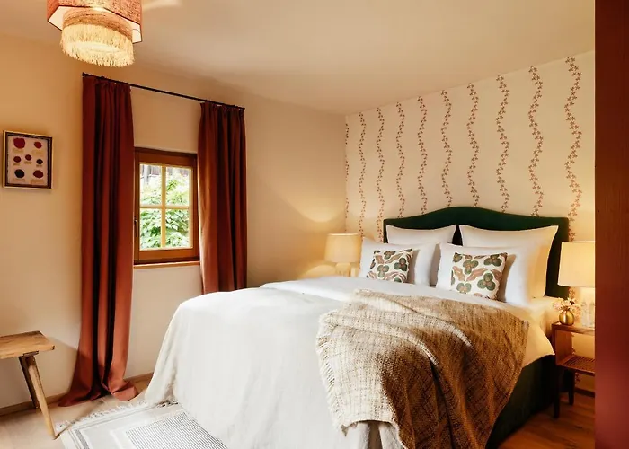 Willa Flora - A Scene For Seasons