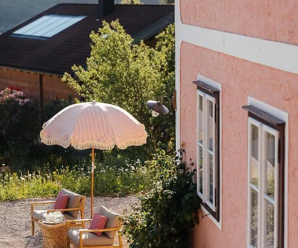 Flora - A Scene For Seasons Willa *